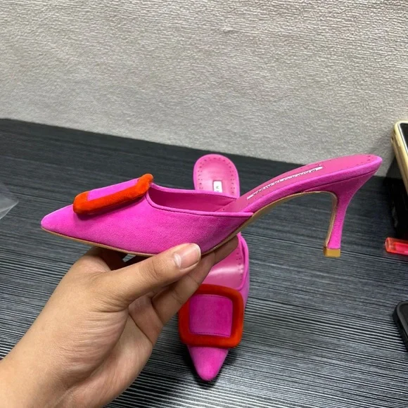 NWOT Manolo Blahnik Maysalebi Pointed-Toe Slip-On Mules EU 37 US 6 - Picture 3 of 6